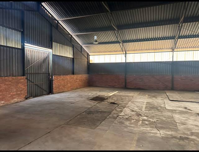 1,057M² WAREHOUSE TO LET IN PRETORIA WEST